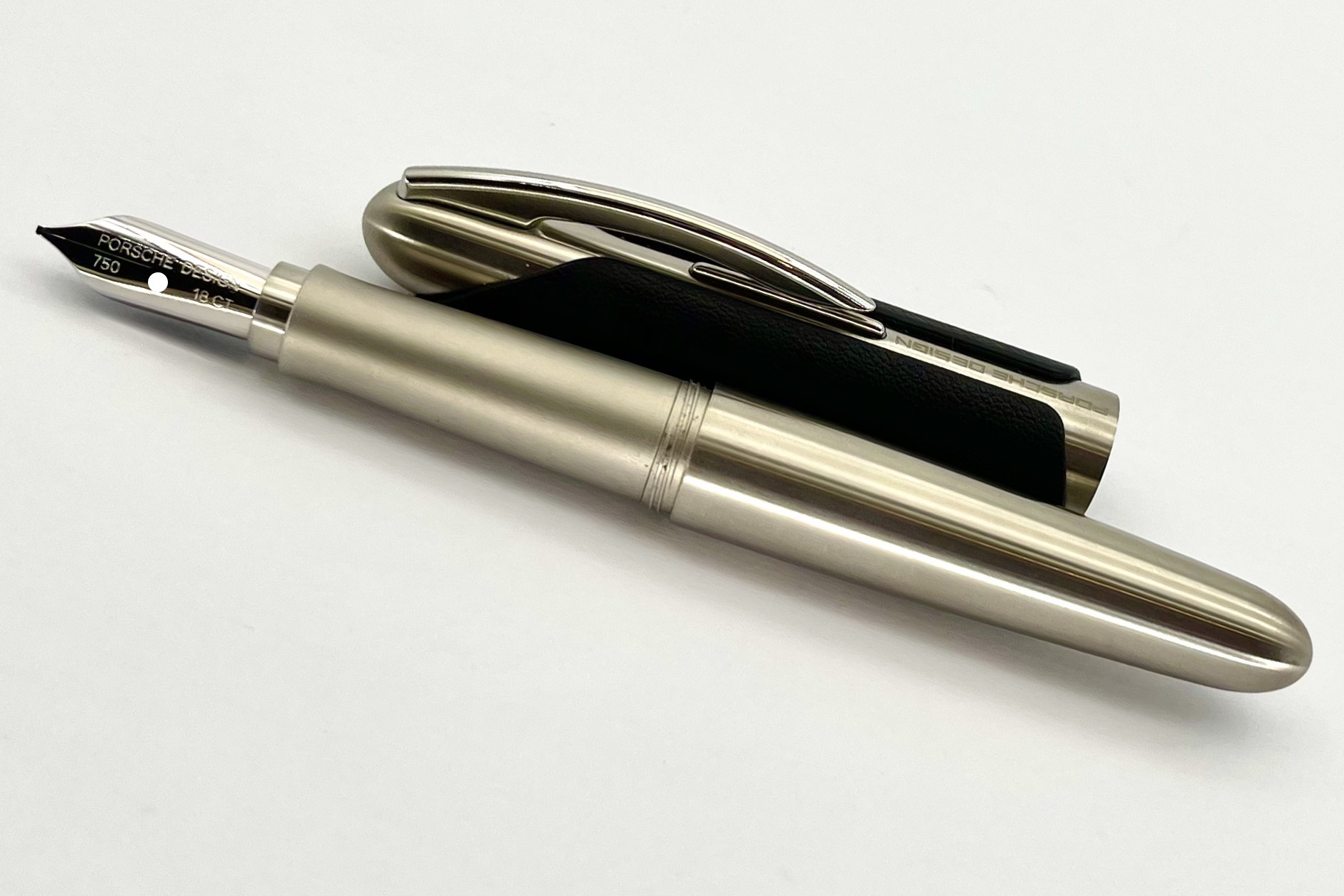 PorscheDesignP3150LeatherBlackFountainPen_I